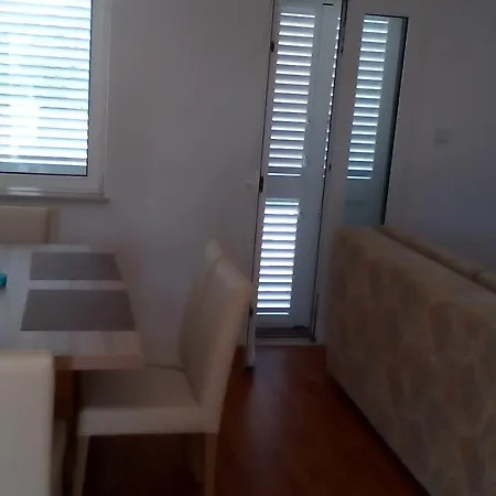 Apartmani Andrea Karlobag Exterior photo