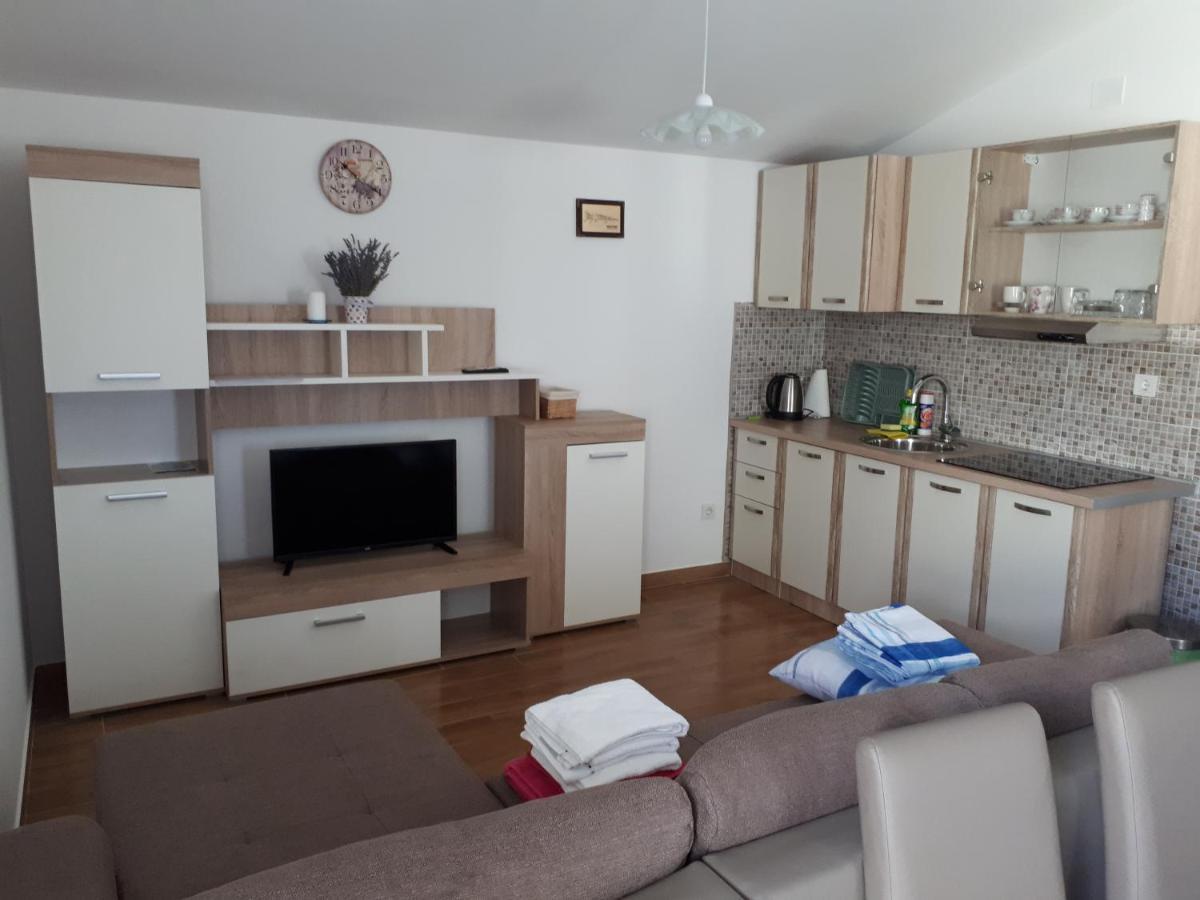 Apartment Andrea Karlobag