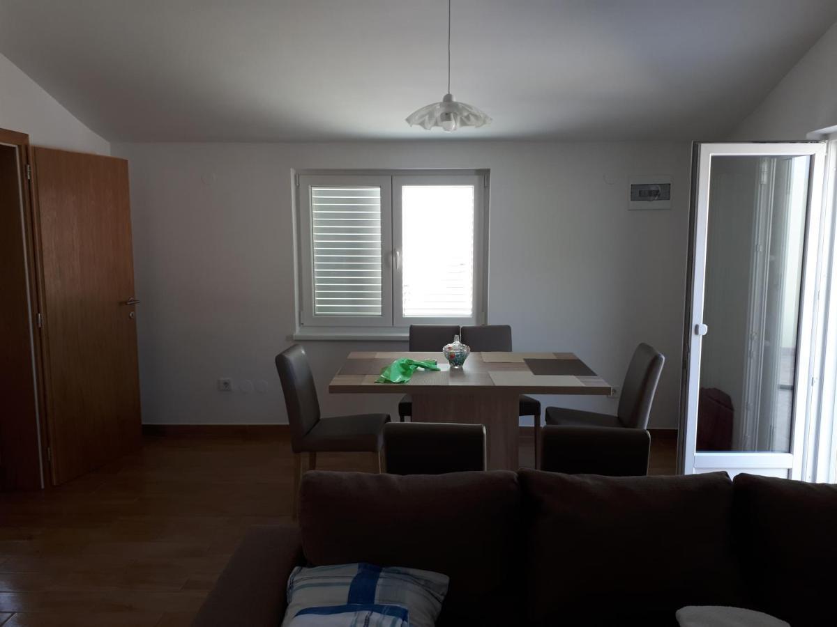 Apartment Andrea Karlobag